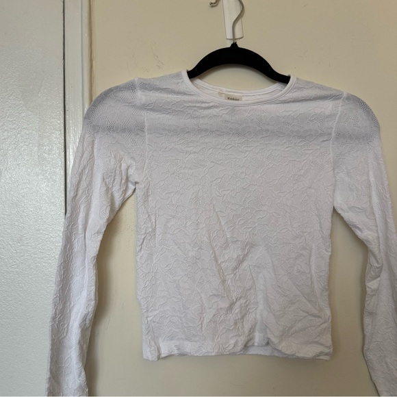 Aritzia Tops - Aritzia Sunday Best White Floral Textured Long Sleeve
